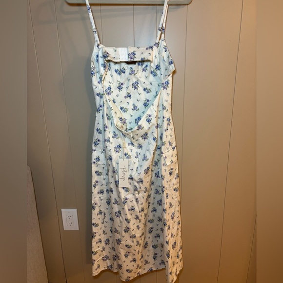 Petersyn Floral White Lexie Dress NWT - Picture 2 of 5